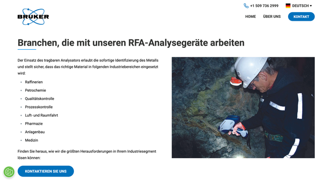 Screenshot der Bruker-Website mit RFA Analysegerät im Bild