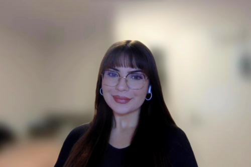 Emina | Junior Online Marketing Managerin Emina | Junior Online Marketing Managerin