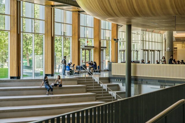 Frankfurt University of Applied Sciences Halle Frankfurt University of Applied Sciences